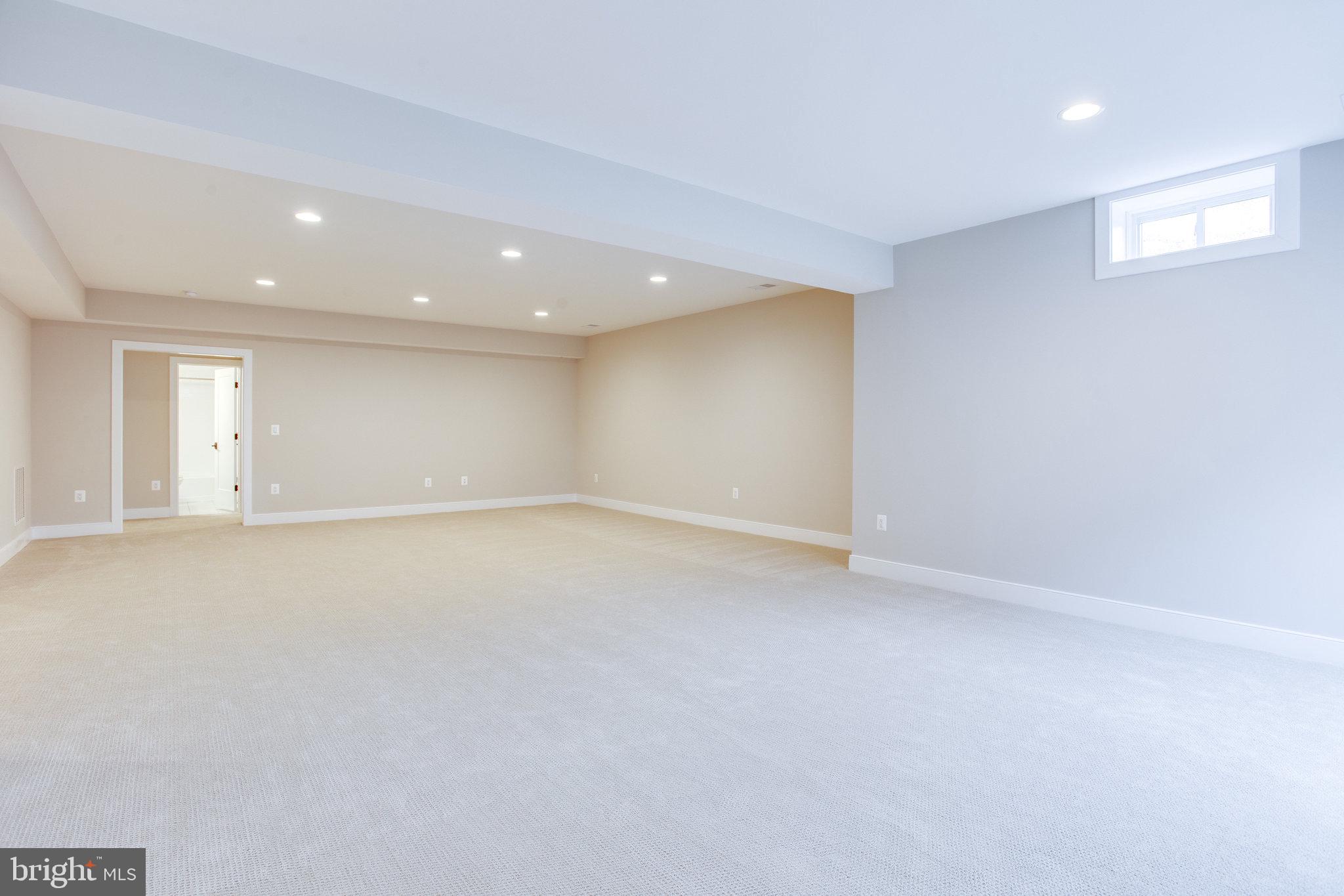 OVER LEE KNOLLS - Residential