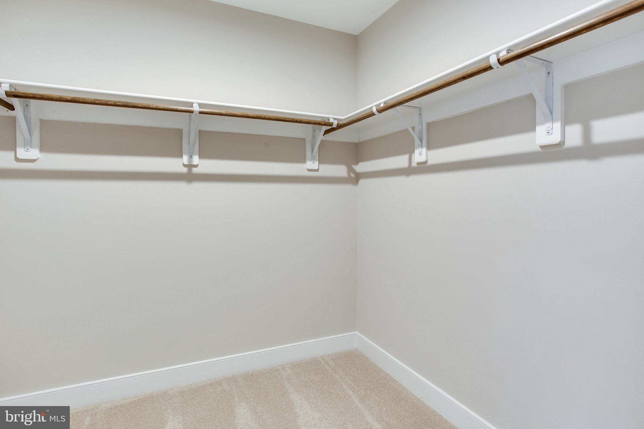 OVER LEE KNOLLS - Residential