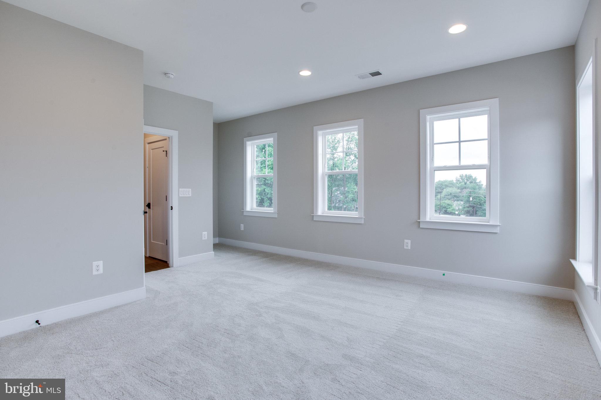 OVER LEE KNOLLS - Residential