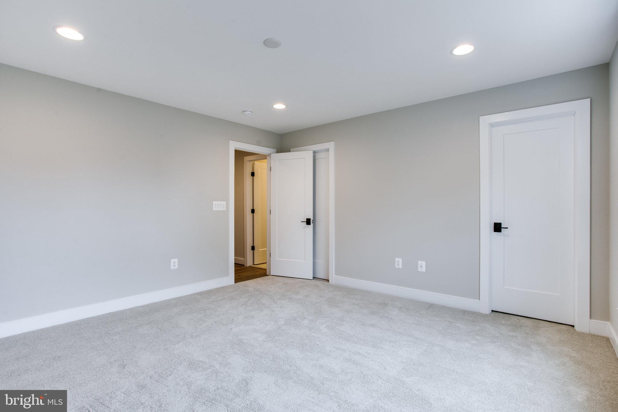 OVER LEE KNOLLS - Residential