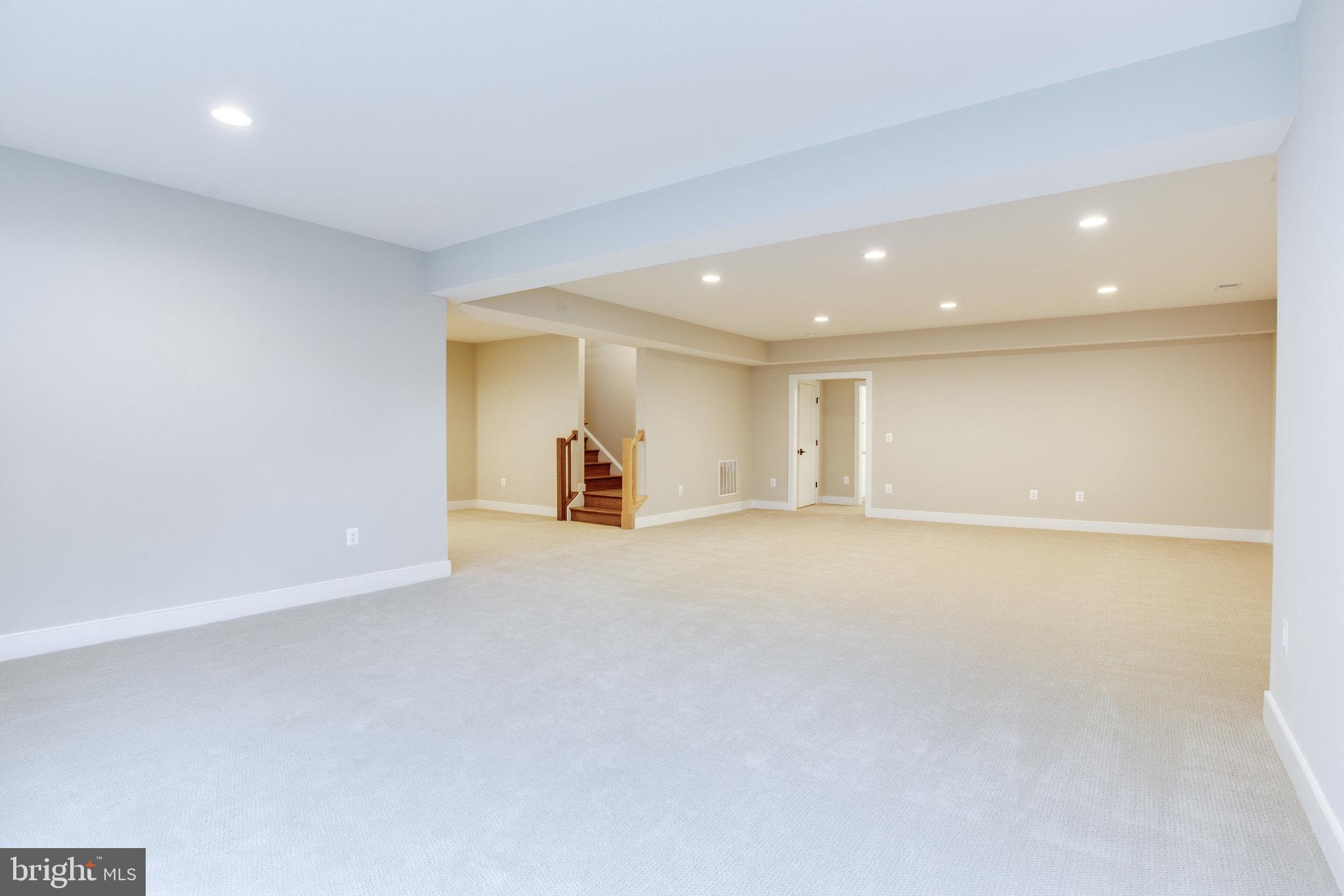 OVER LEE KNOLLS - Residential