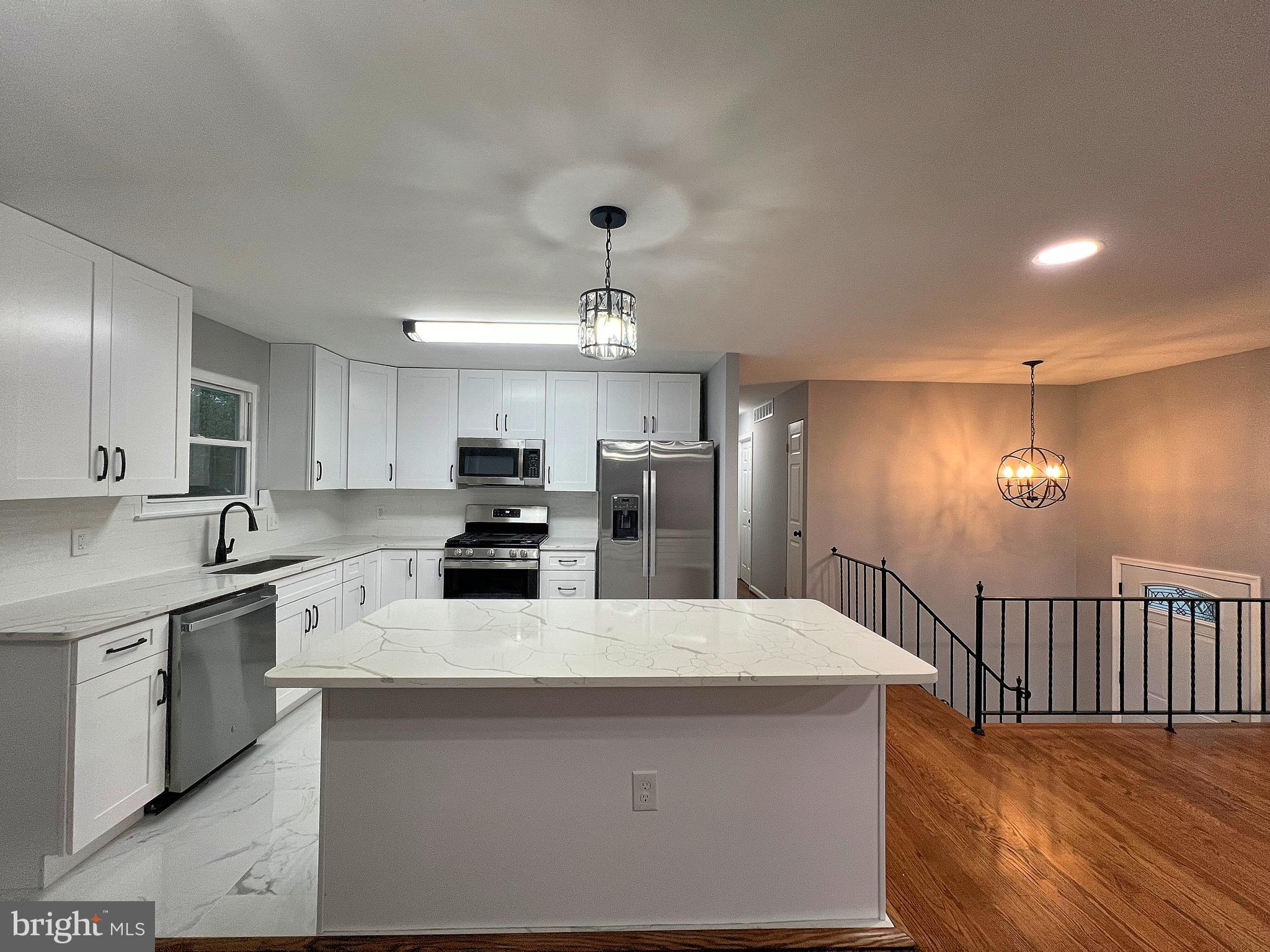 IMPERIAL GARDENS - Residential