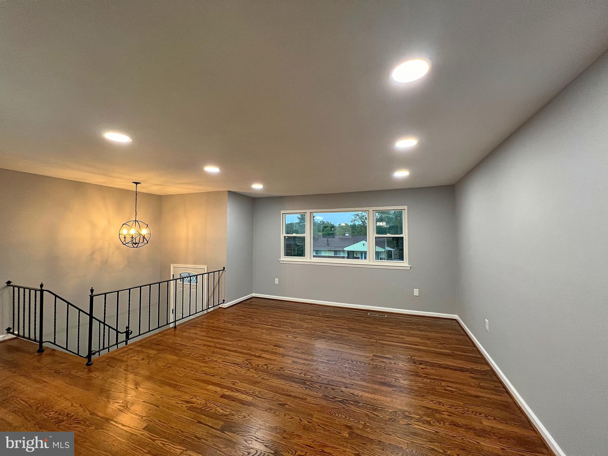 IMPERIAL GARDENS - Residential