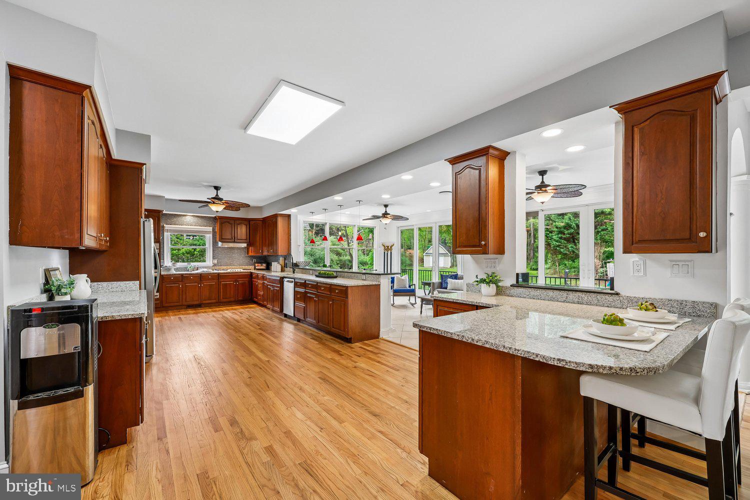 ESWORTHY PARK - Residential