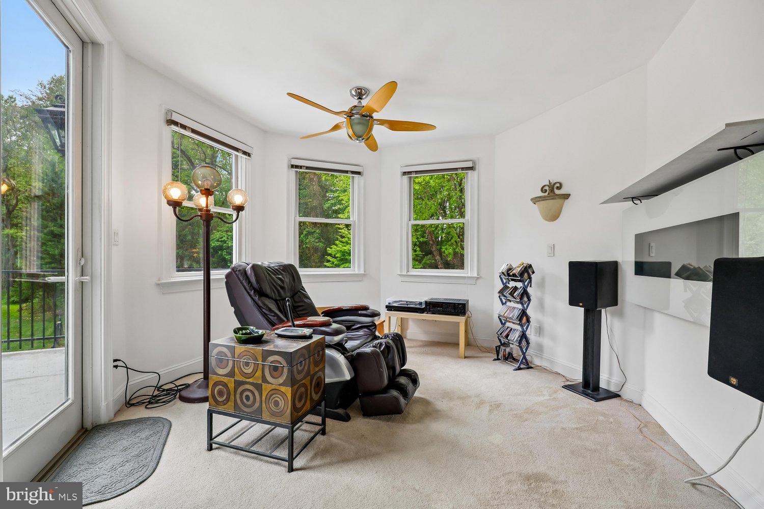 ESWORTHY PARK - Residential