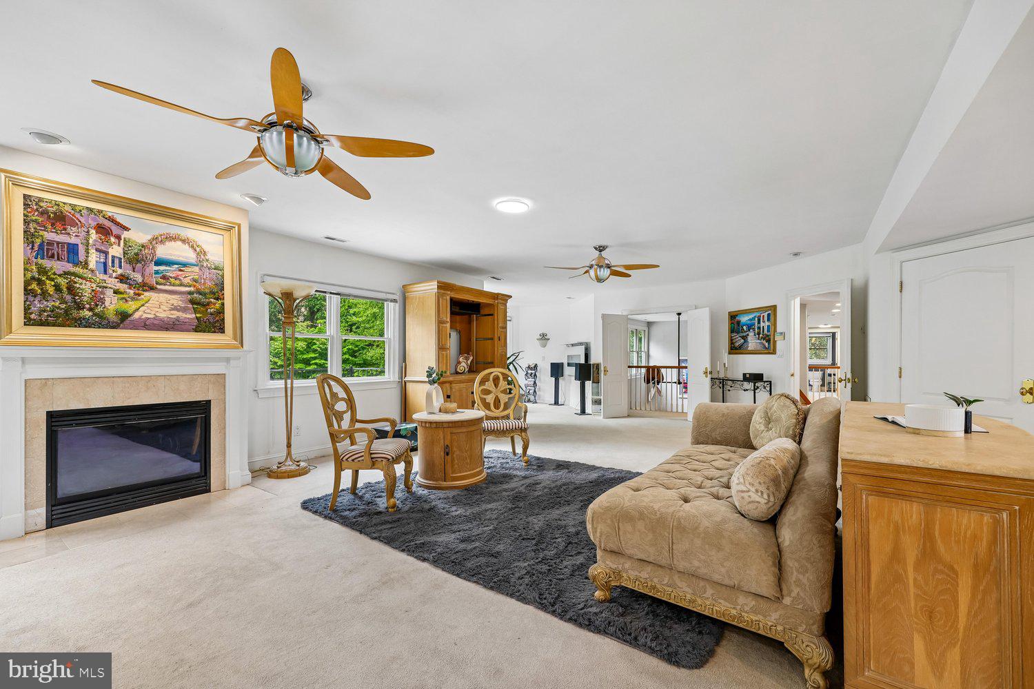 ESWORTHY PARK - Residential