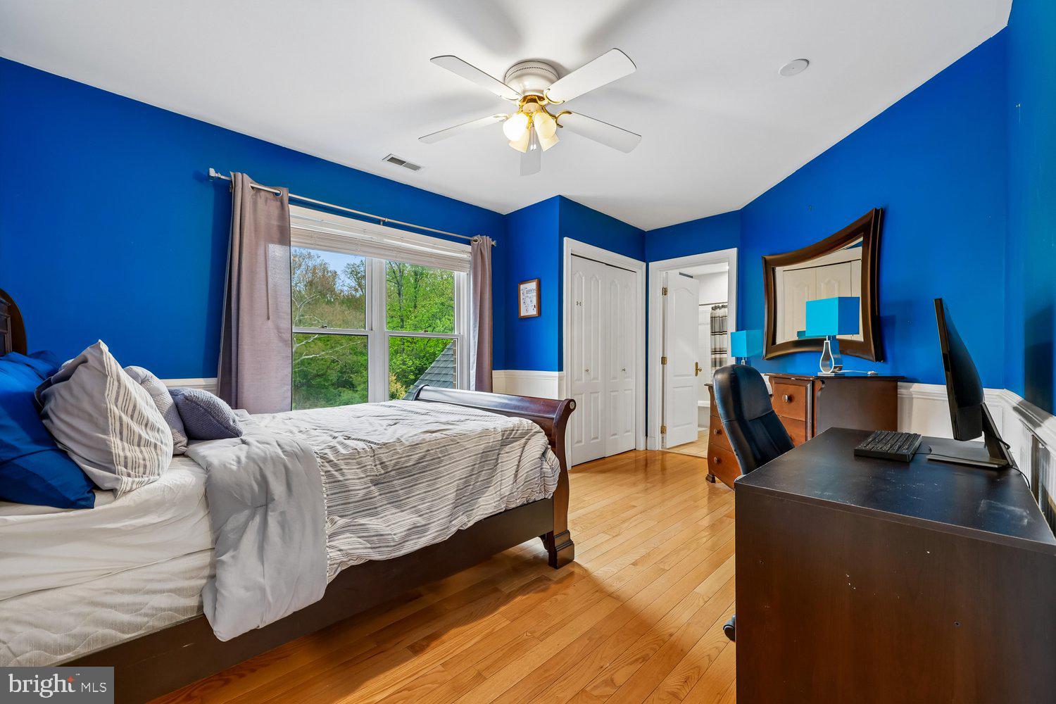 ESWORTHY PARK - Residential