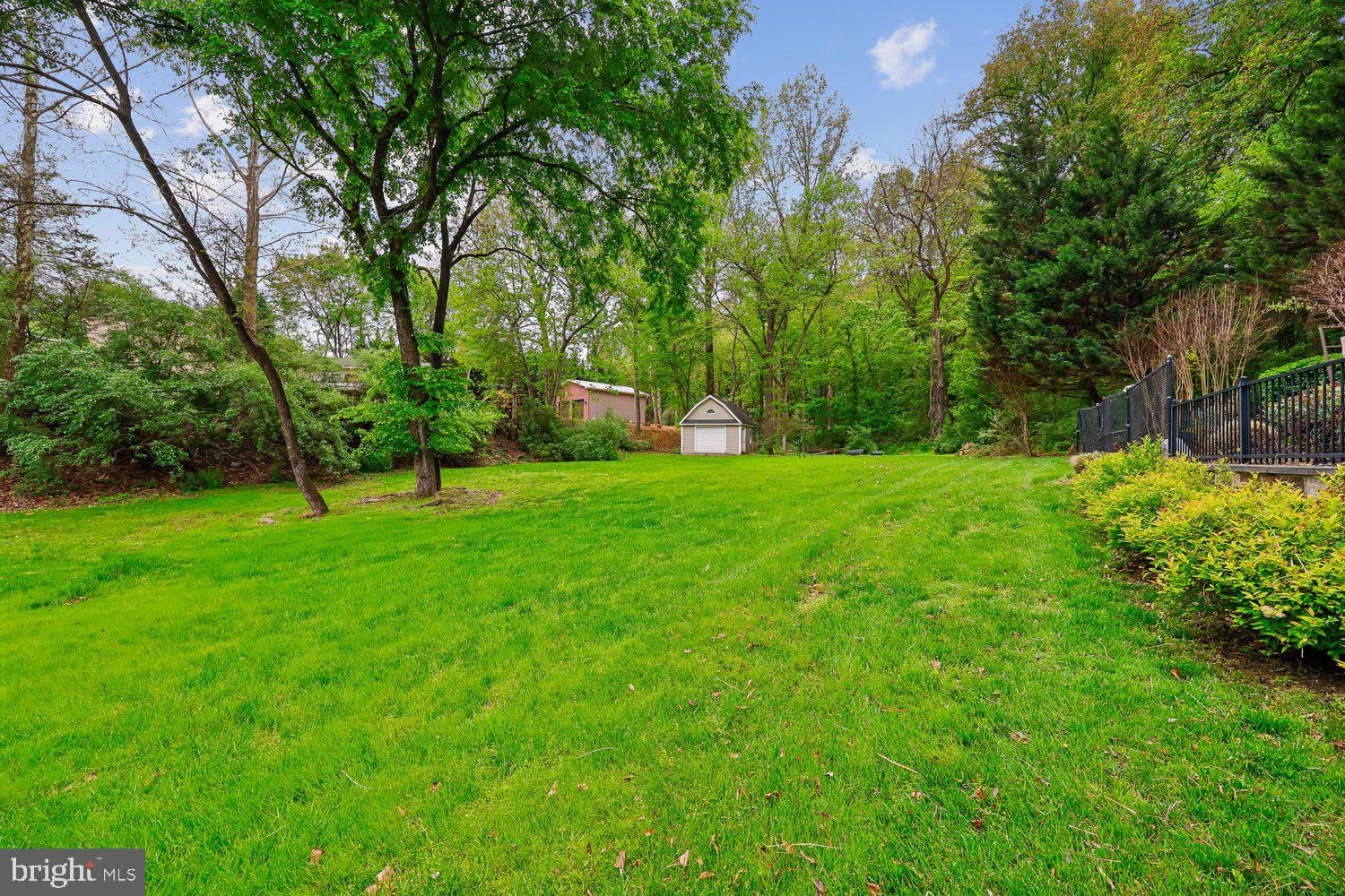 ESWORTHY PARK - Residential