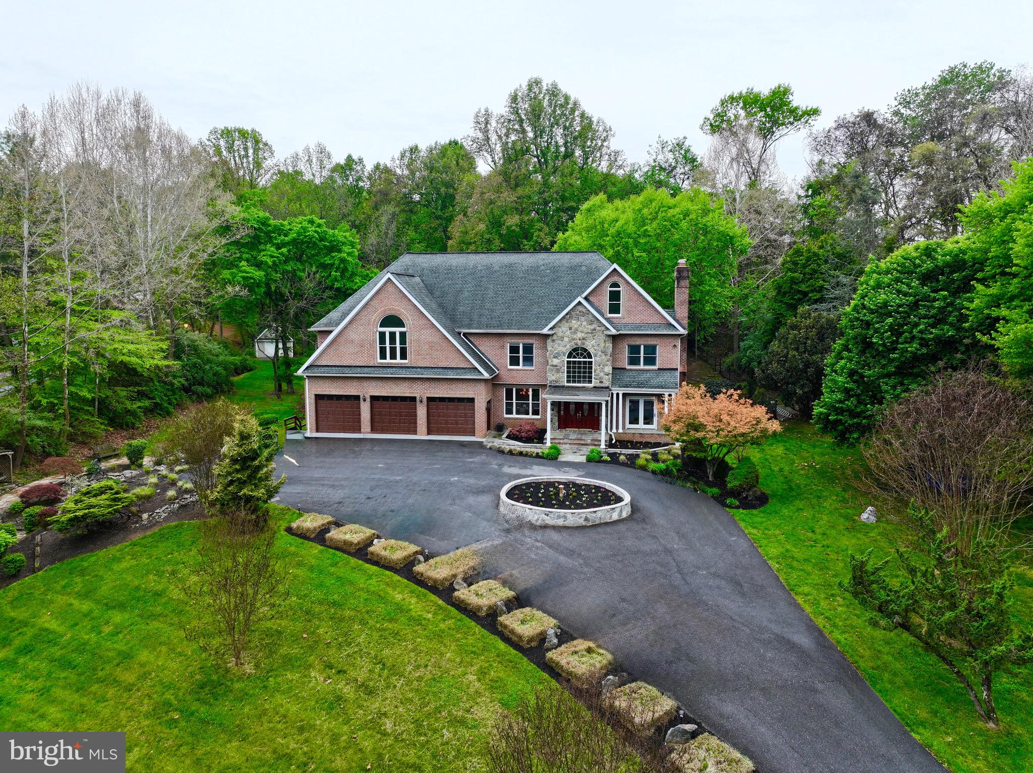 ESWORTHY PARK - Residential