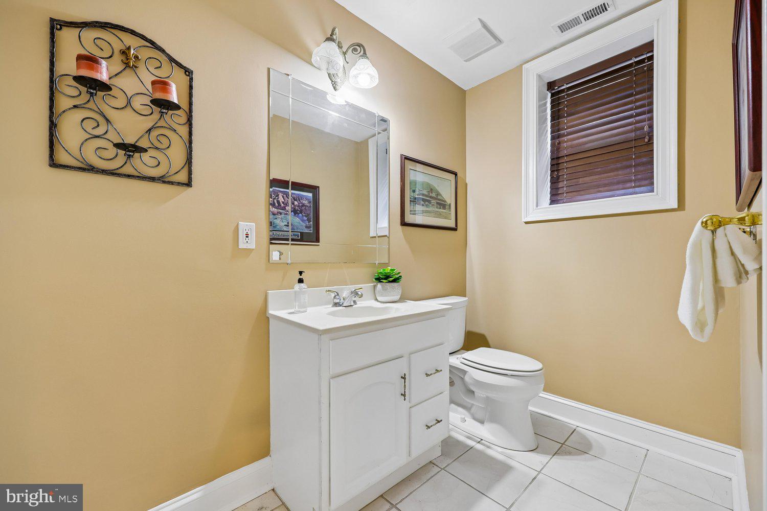 ESWORTHY PARK - Residential
