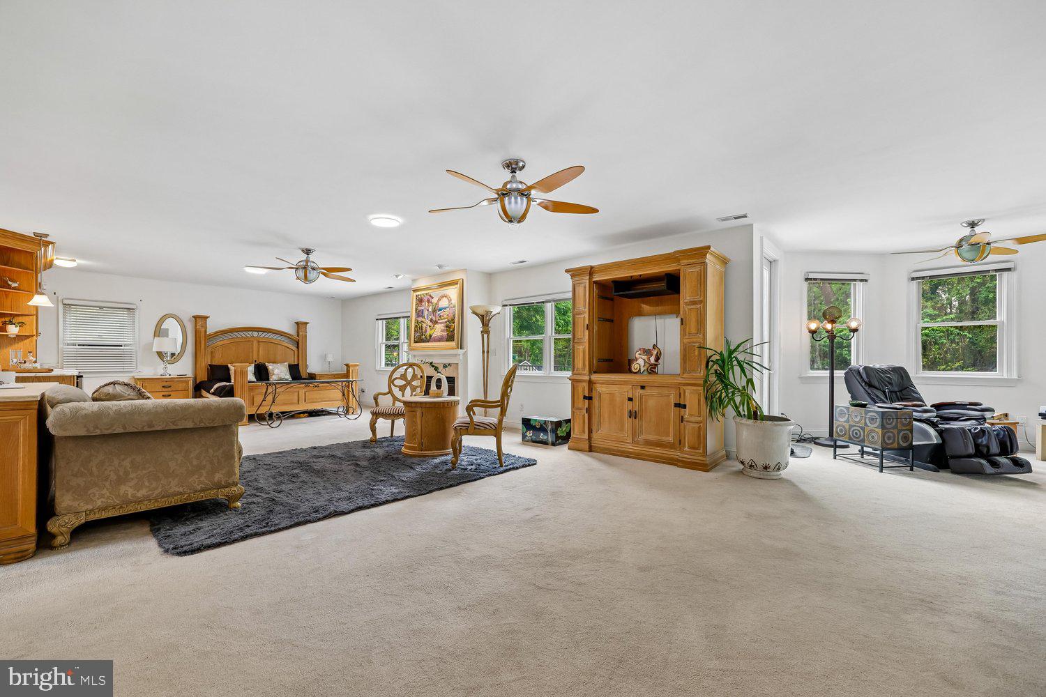 ESWORTHY PARK - Residential
