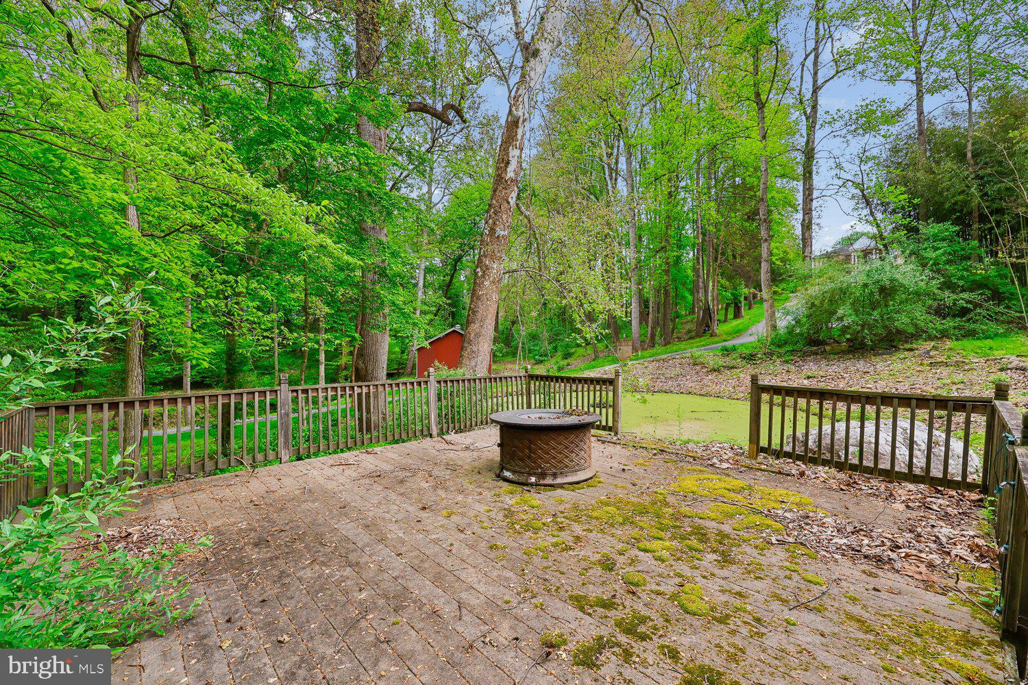 ESWORTHY PARK - Residential