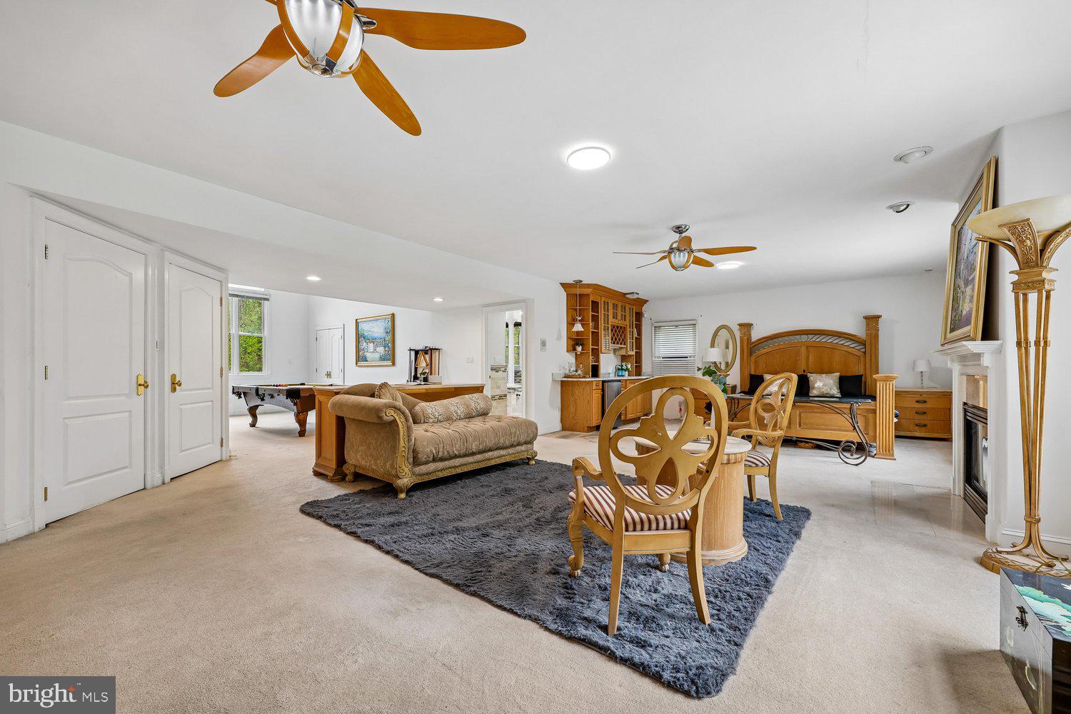 ESWORTHY PARK - Residential