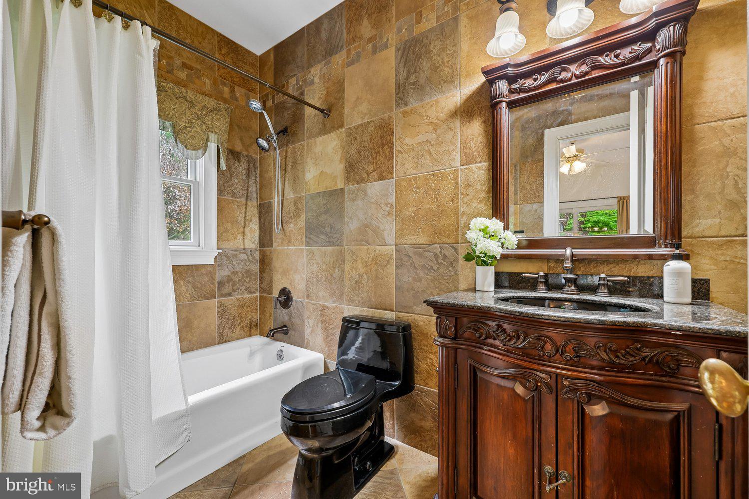 ESWORTHY PARK - Residential