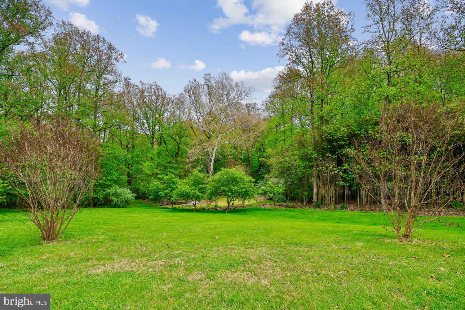 ESWORTHY PARK - Residential
