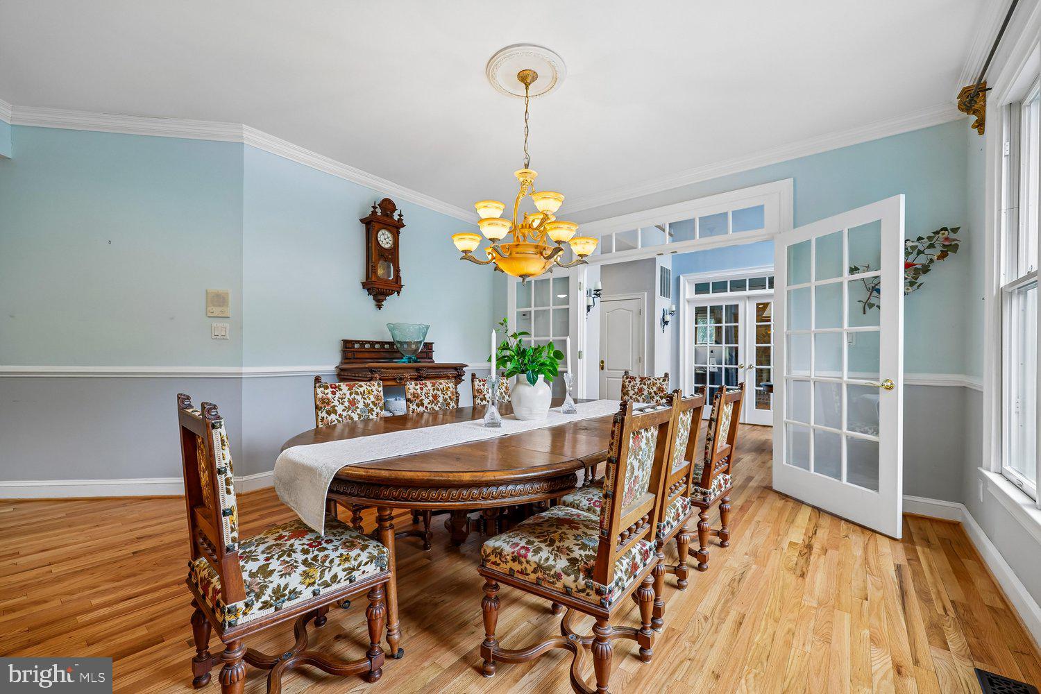 ESWORTHY PARK - Residential