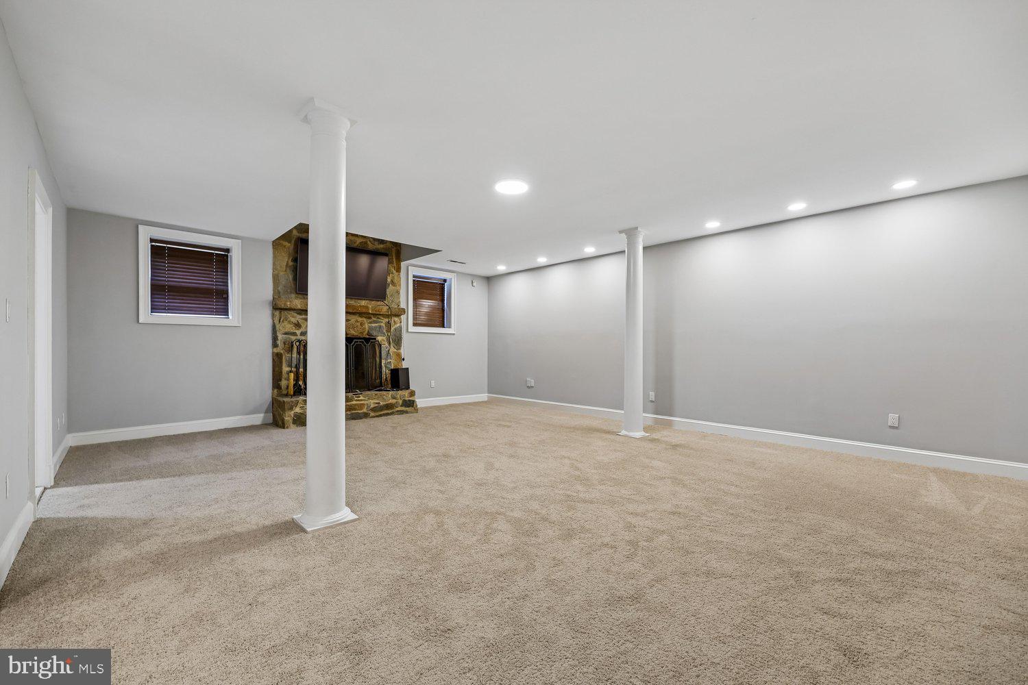 ESWORTHY PARK - Residential