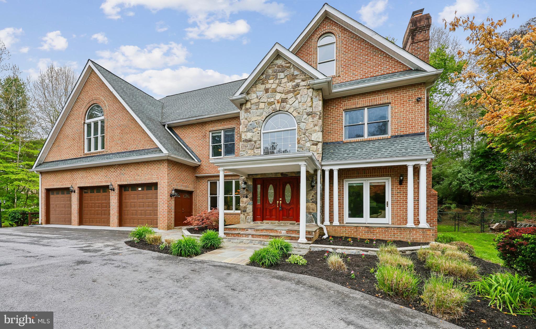 ESWORTHY PARK - Residential