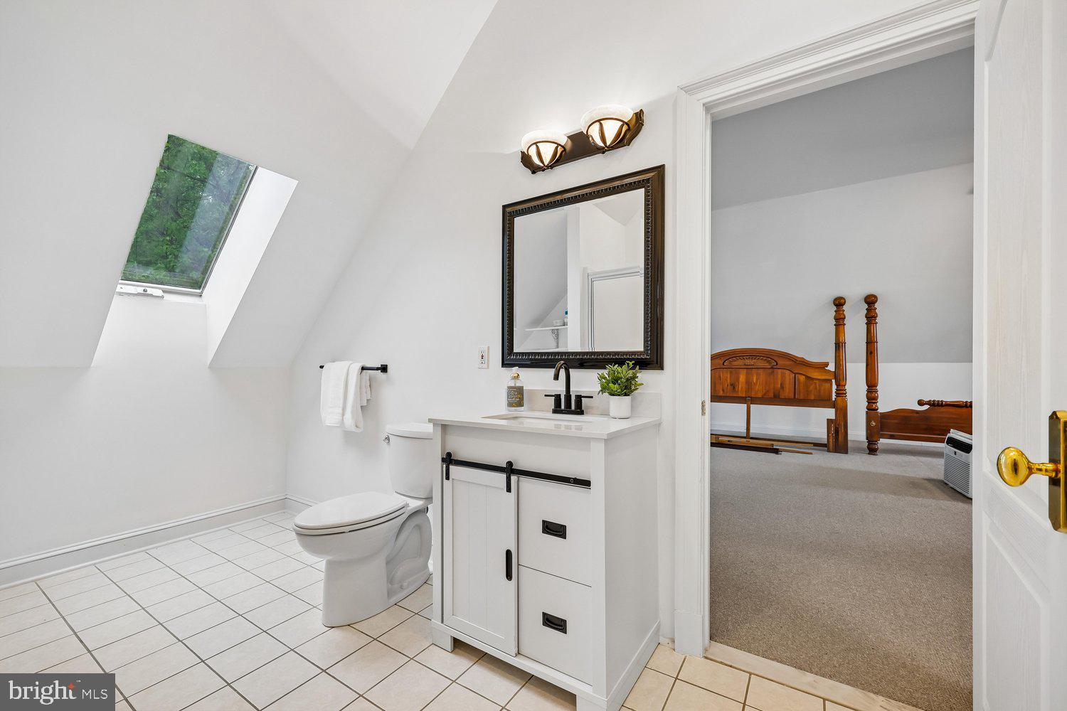 ESWORTHY PARK - Residential