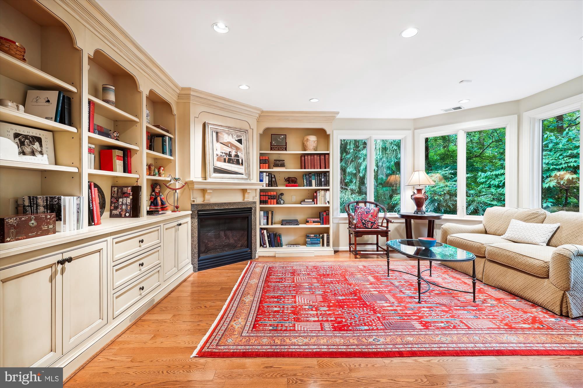 LUXMANOR - Residential