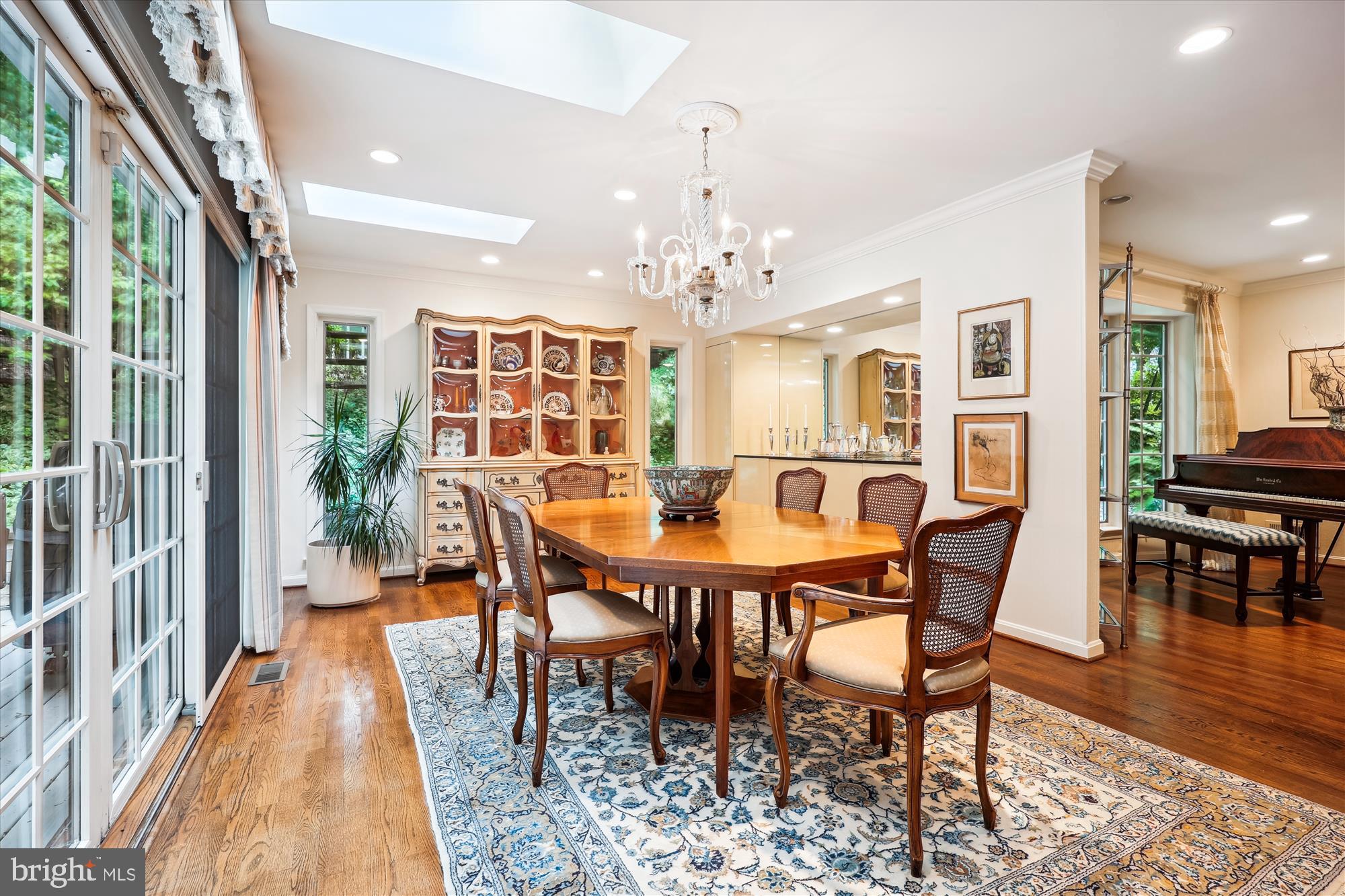 LUXMANOR - Residential