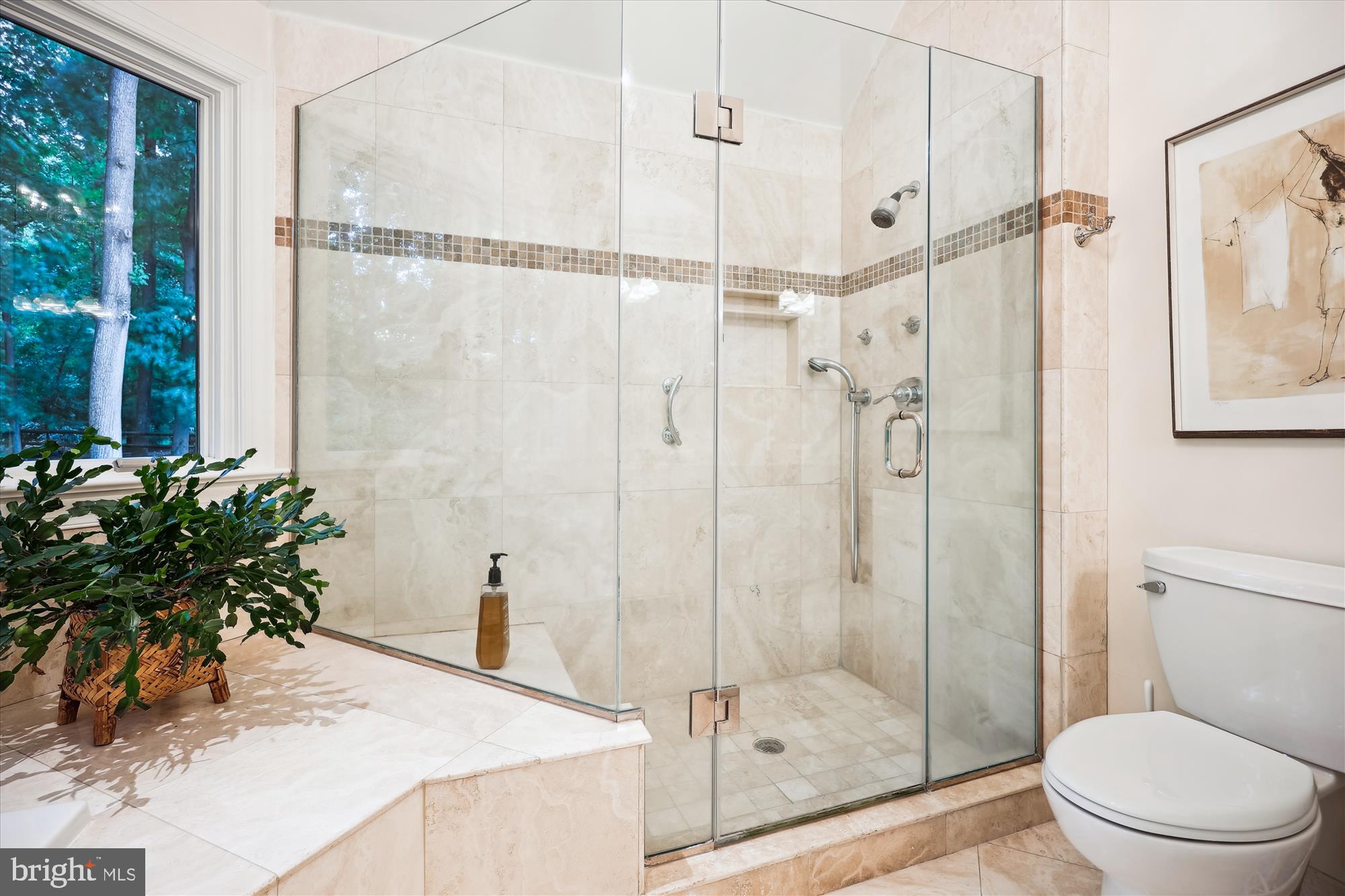 LUXMANOR - Residential