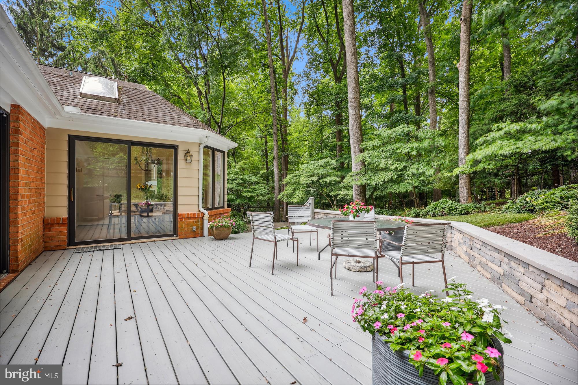 LUXMANOR - Residential