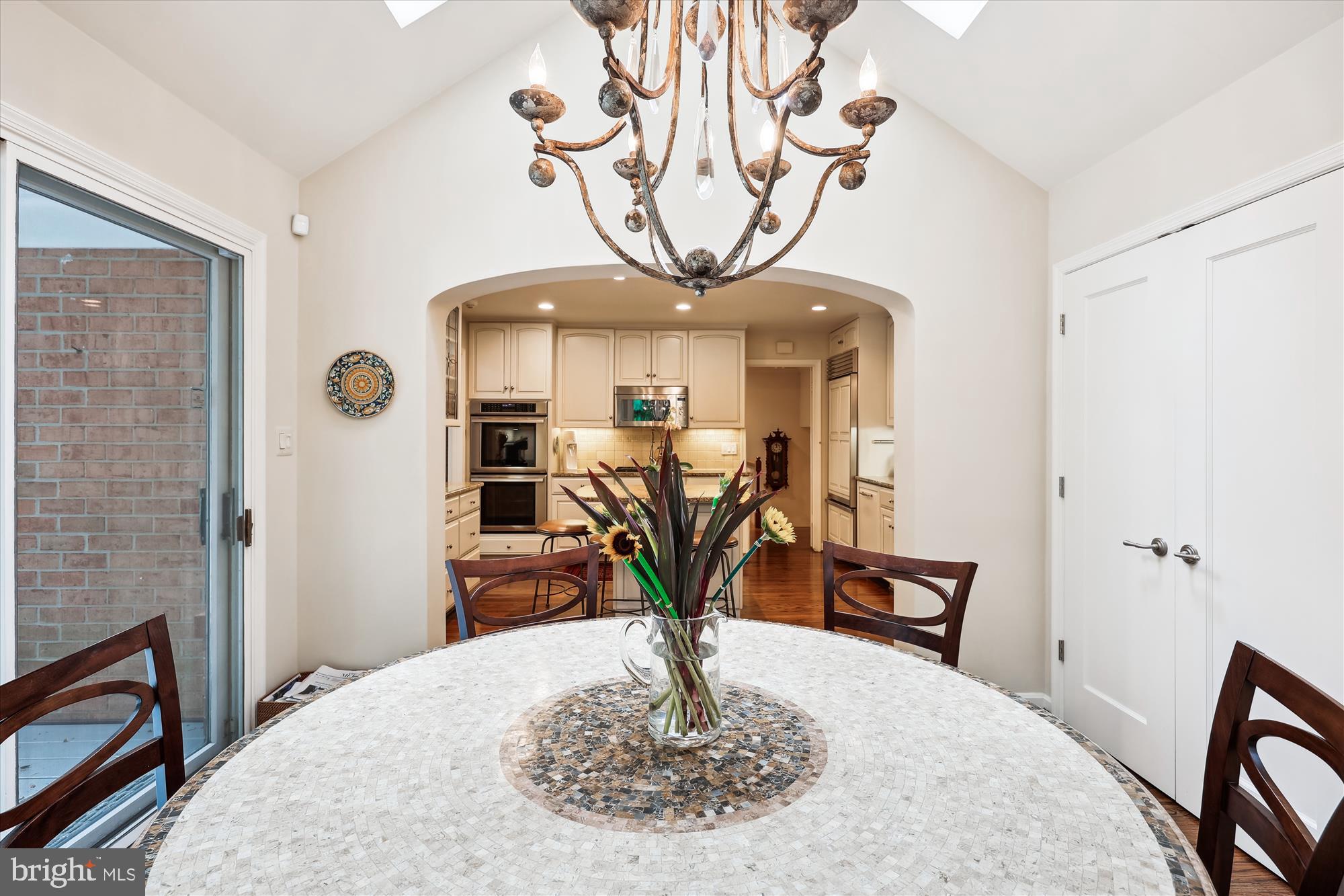 LUXMANOR - Residential