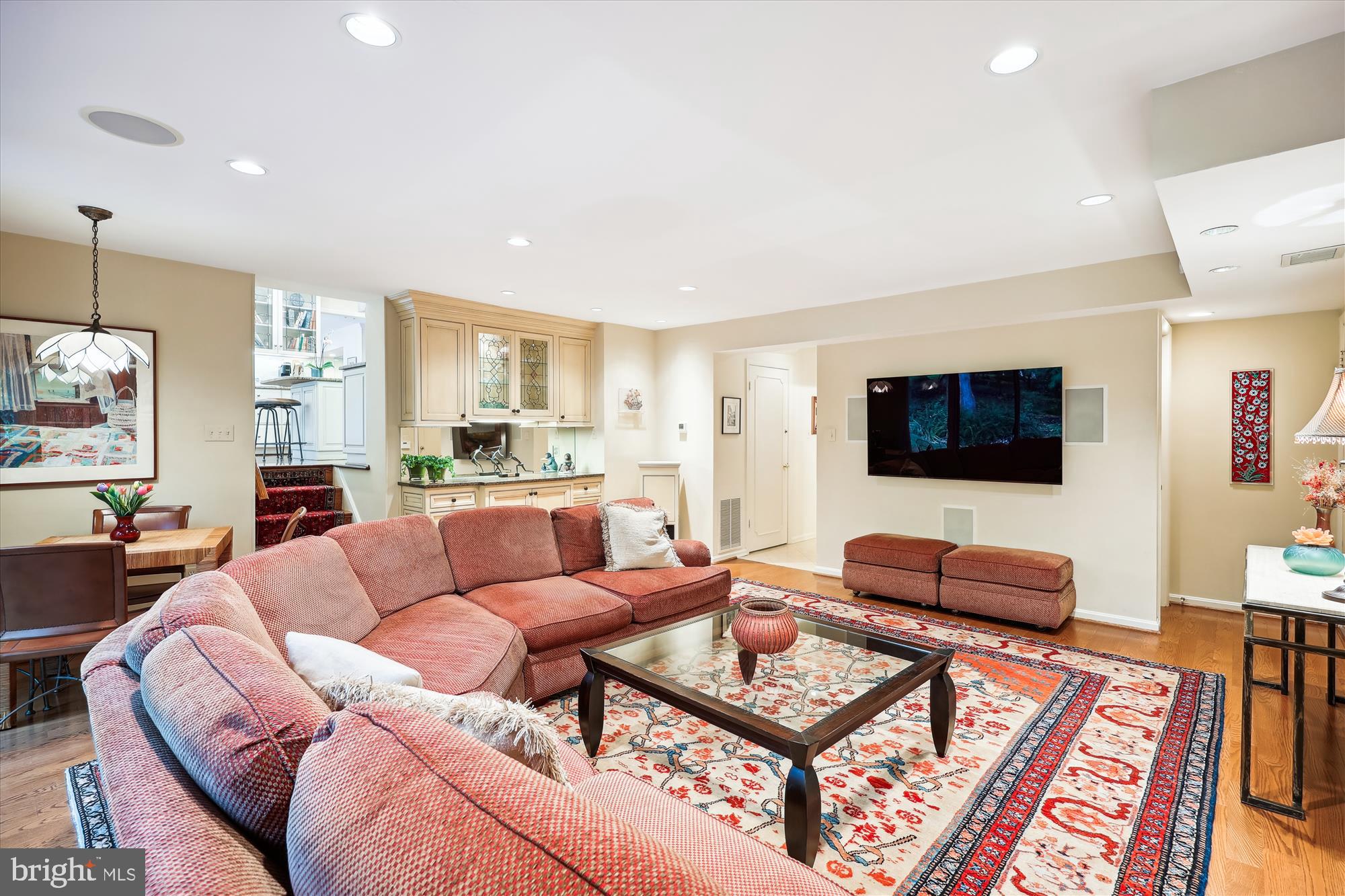 LUXMANOR - Residential