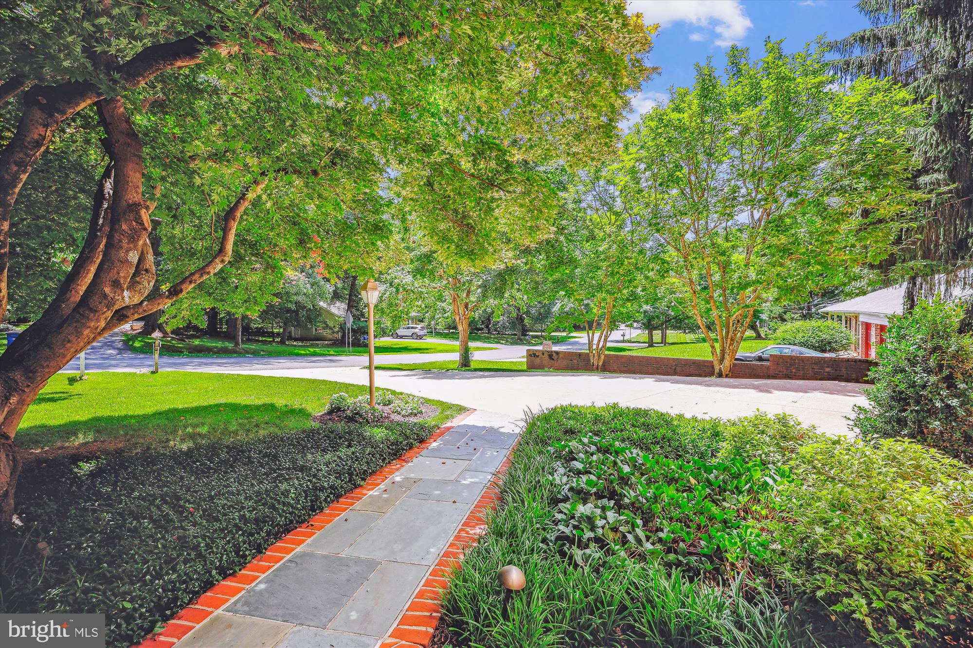 LUXMANOR - Residential