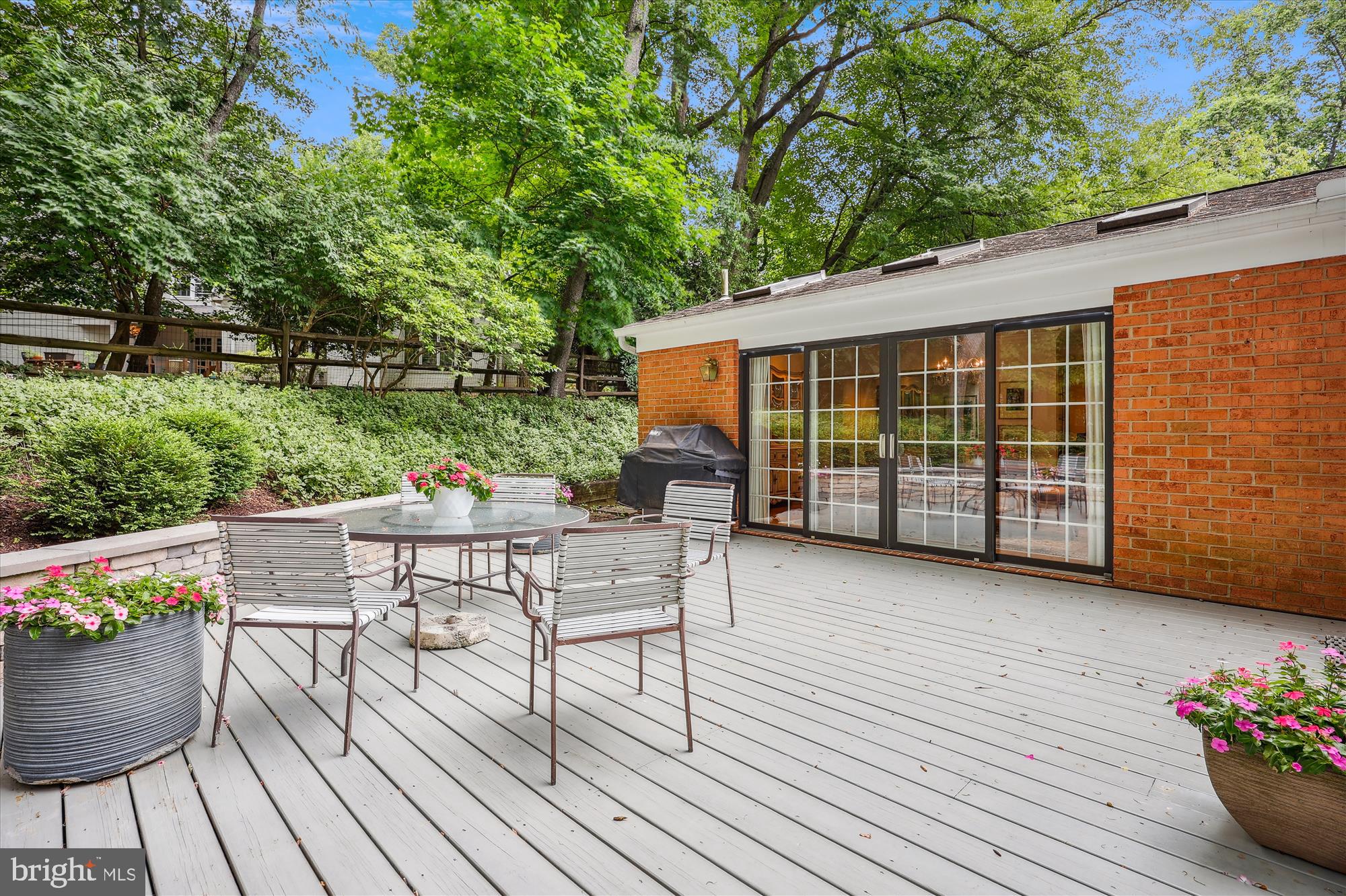 LUXMANOR - Residential