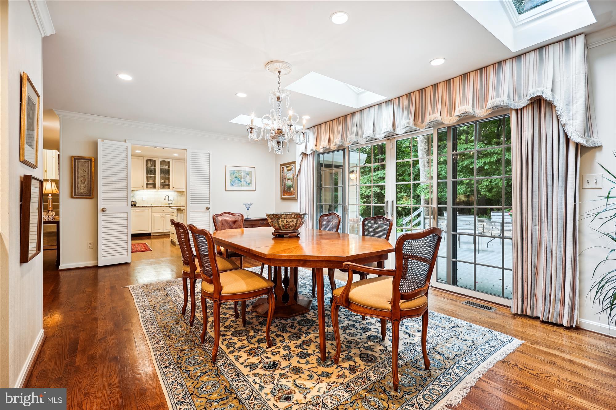 LUXMANOR - Residential