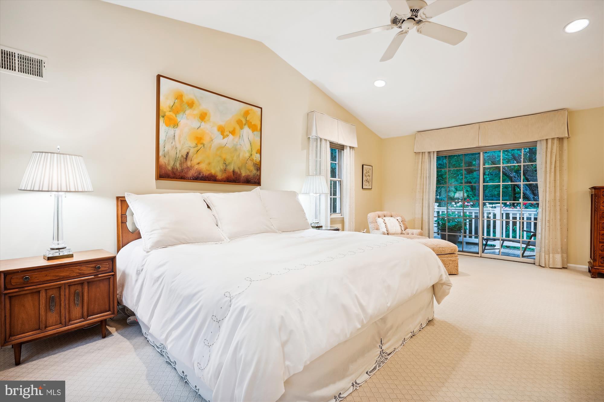 LUXMANOR - Residential