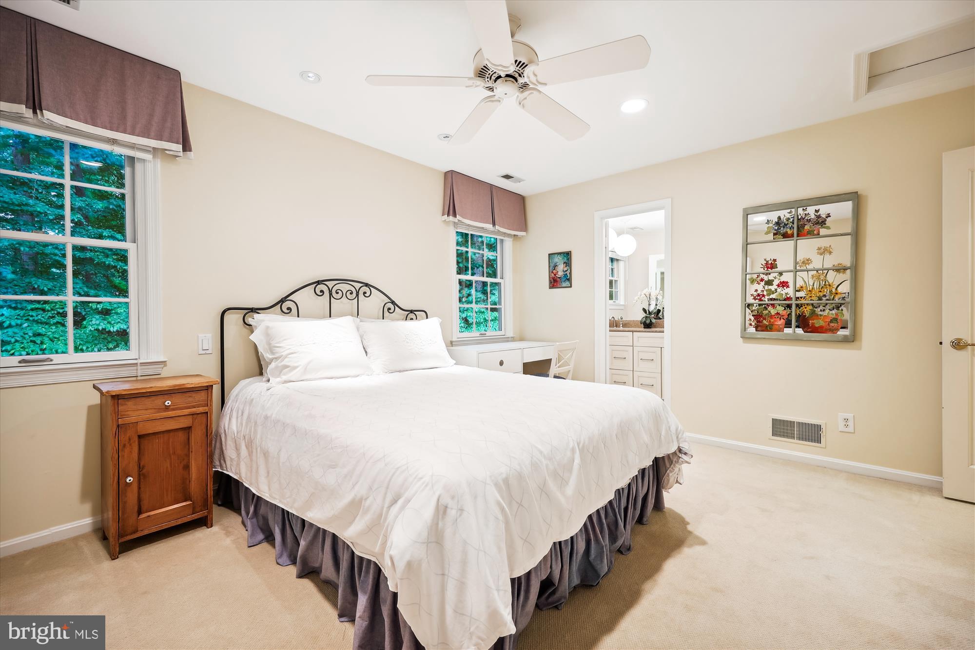 LUXMANOR - Residential