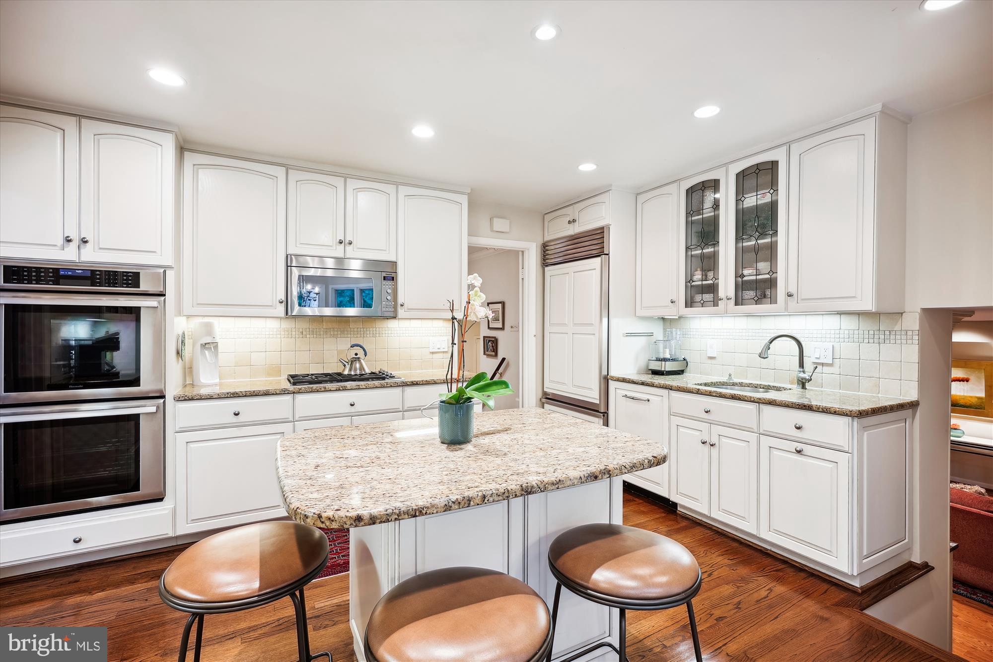 LUXMANOR - Residential