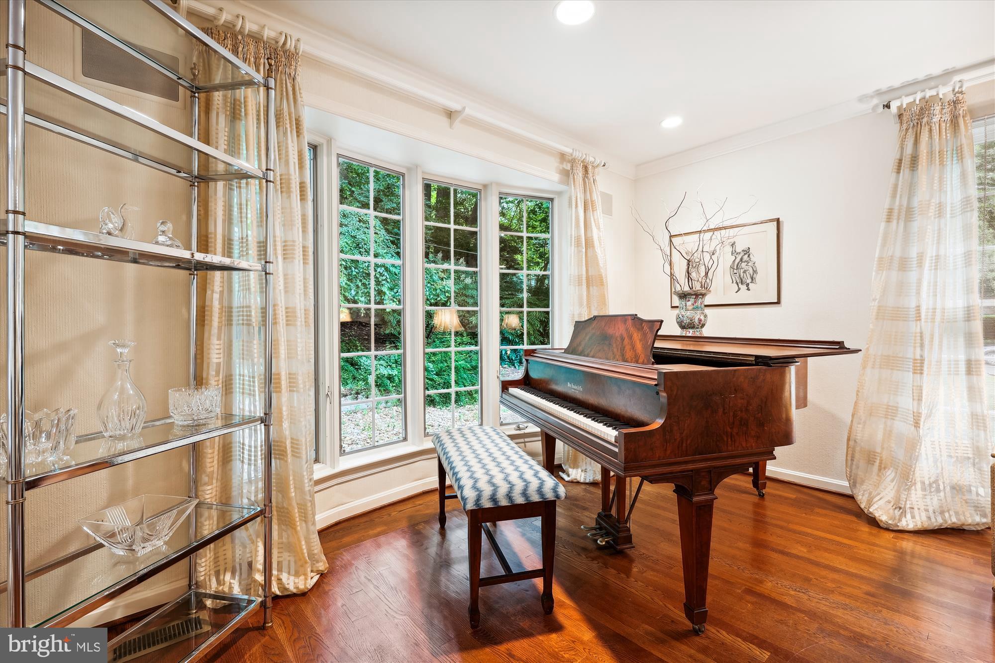 LUXMANOR - Residential