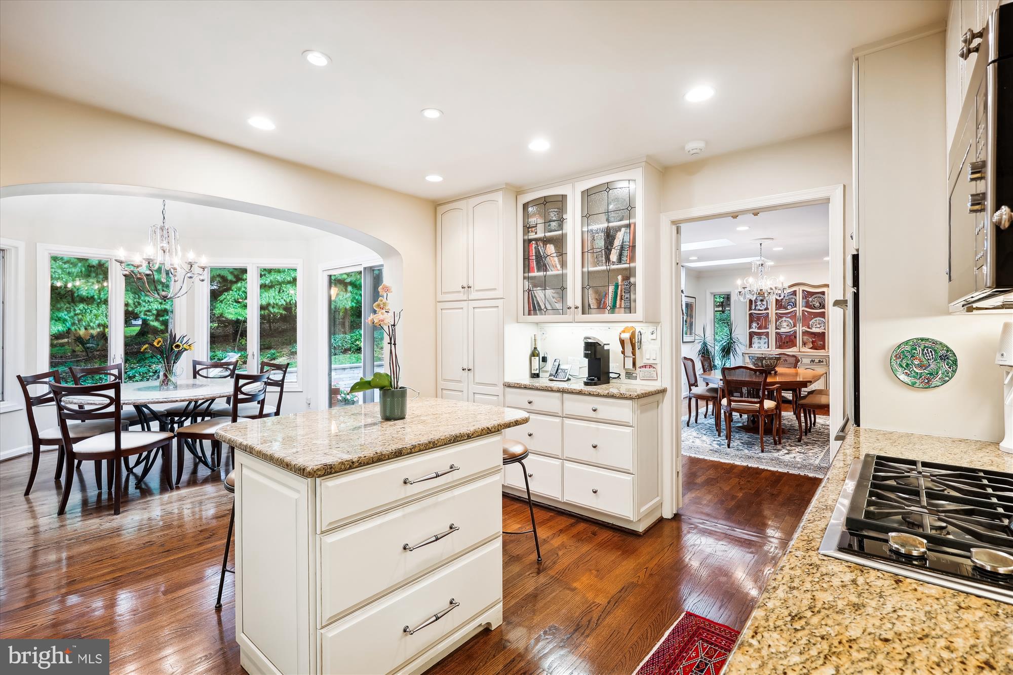 LUXMANOR - Residential