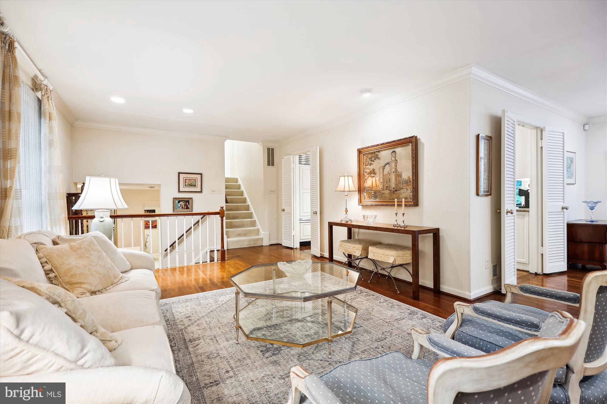 LUXMANOR - Residential