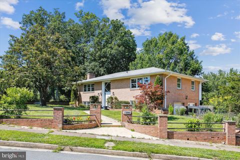 Photo of 7108 Waldorf Lane, FALLS CHURCH, VA 22046 (MLS # VAFX2314862)