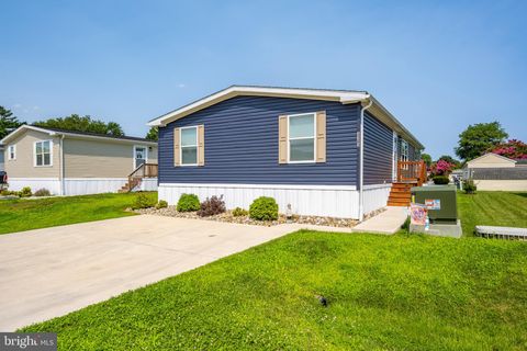 Mobile Home For Sale - 33392 Buttercup Street<br/> LEWES, DE 19958