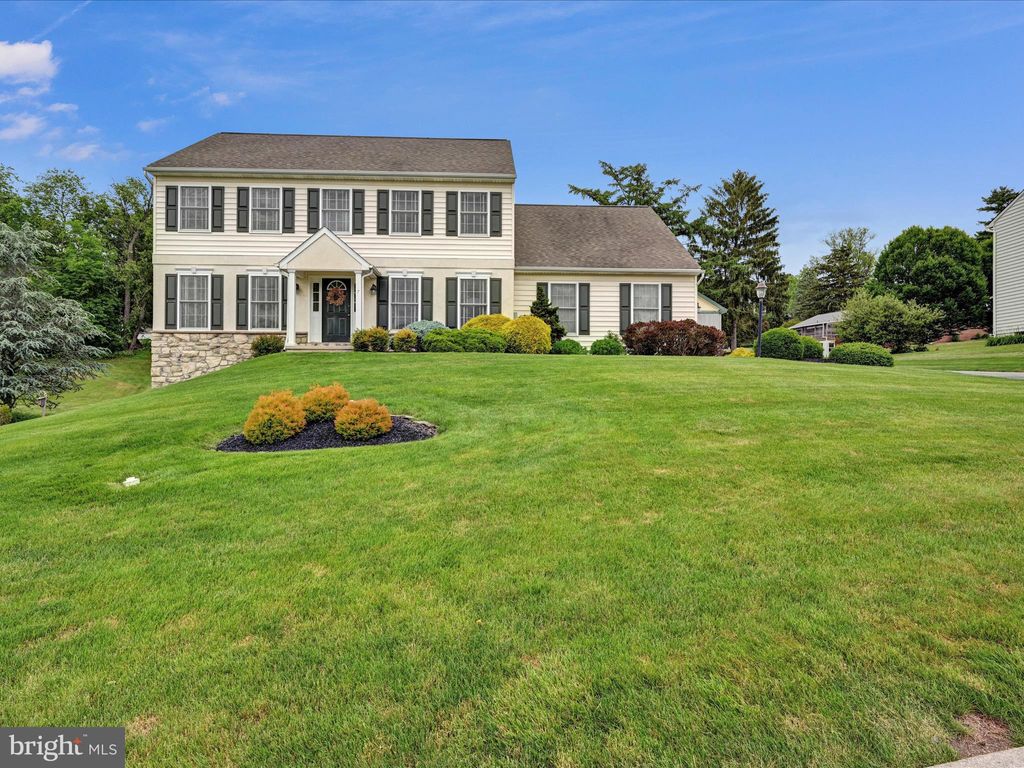 Photo of 7 W Ridge Road, LITITZ, PA 17543 (MLS # PALA2070276)