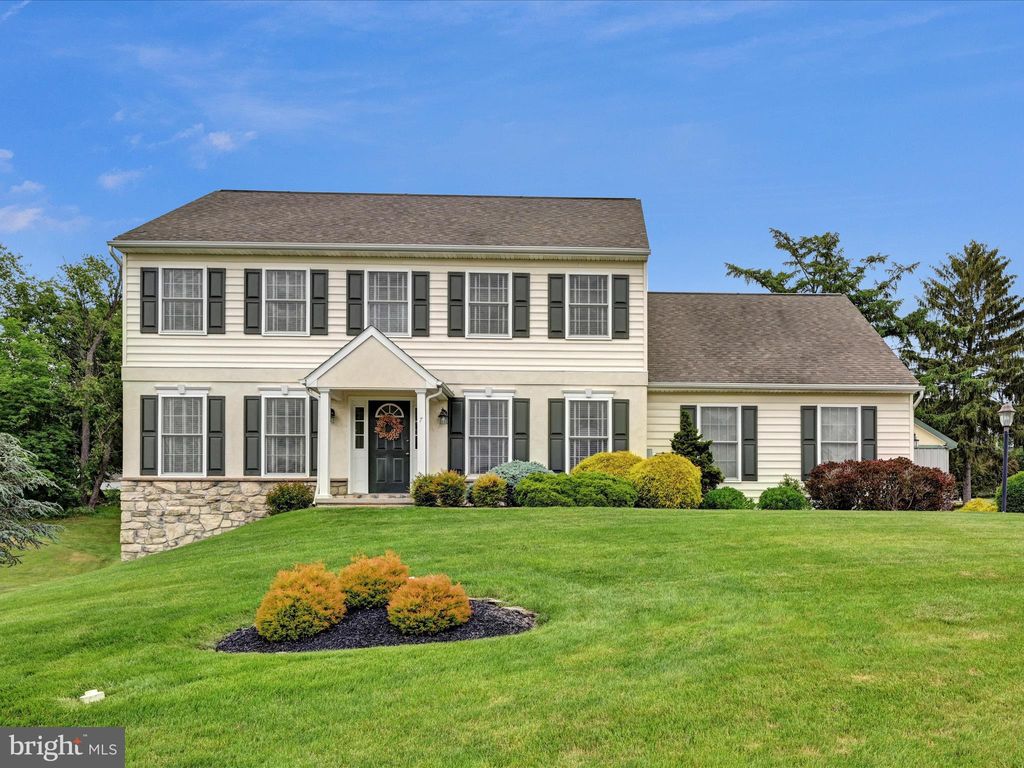 Photo of 7 W Ridge Road, LITITZ, PA 17543 (MLS # PALA2070276)