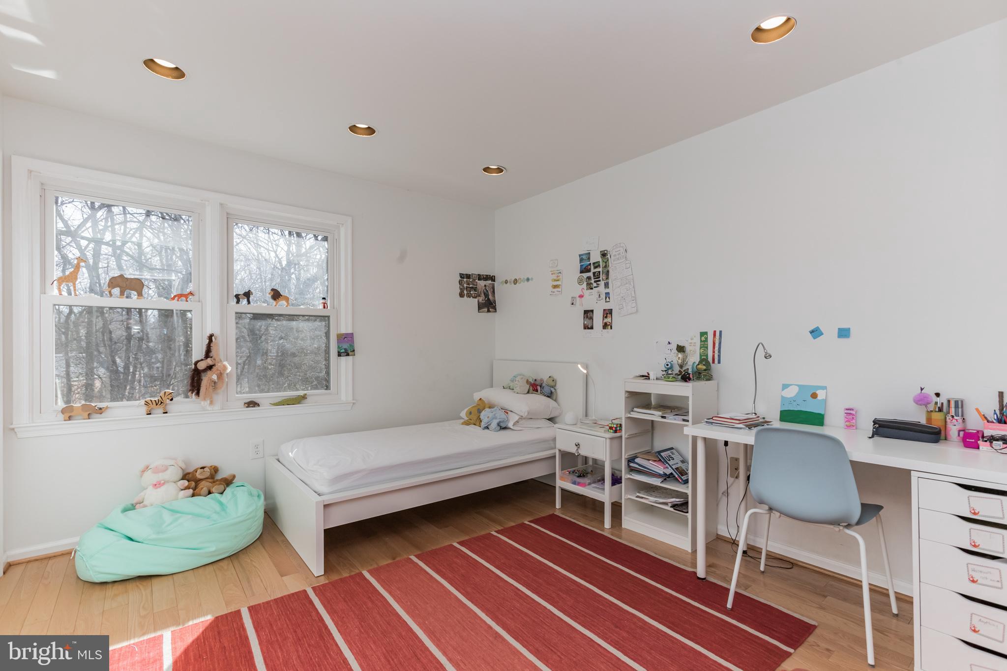 WOODACRES - Residential Lease