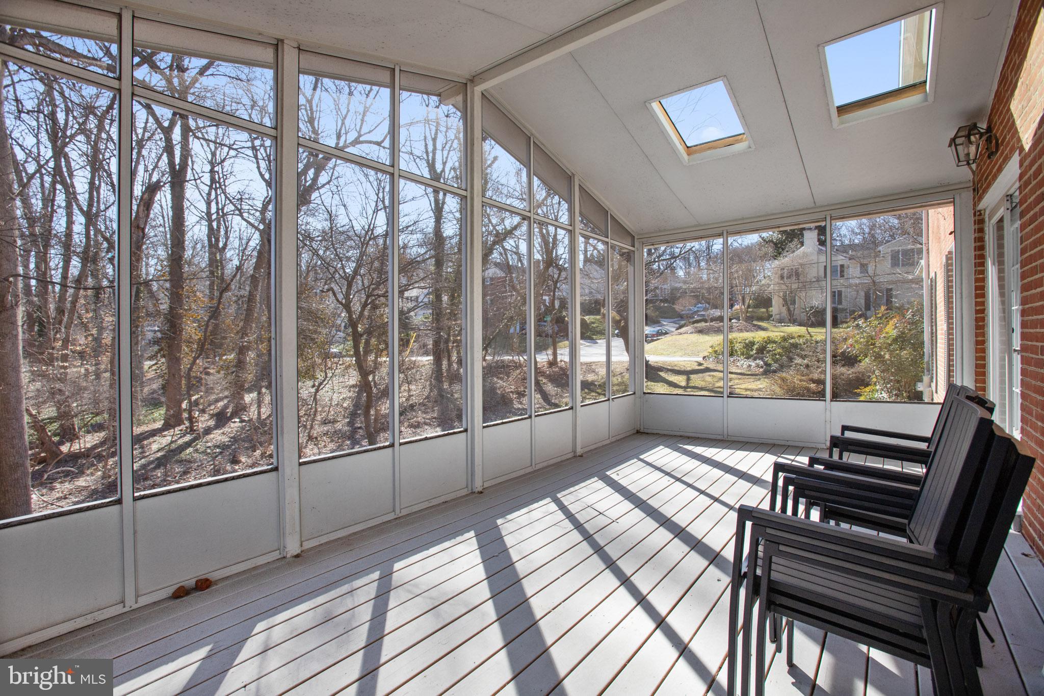 WOODACRES - Residential Lease