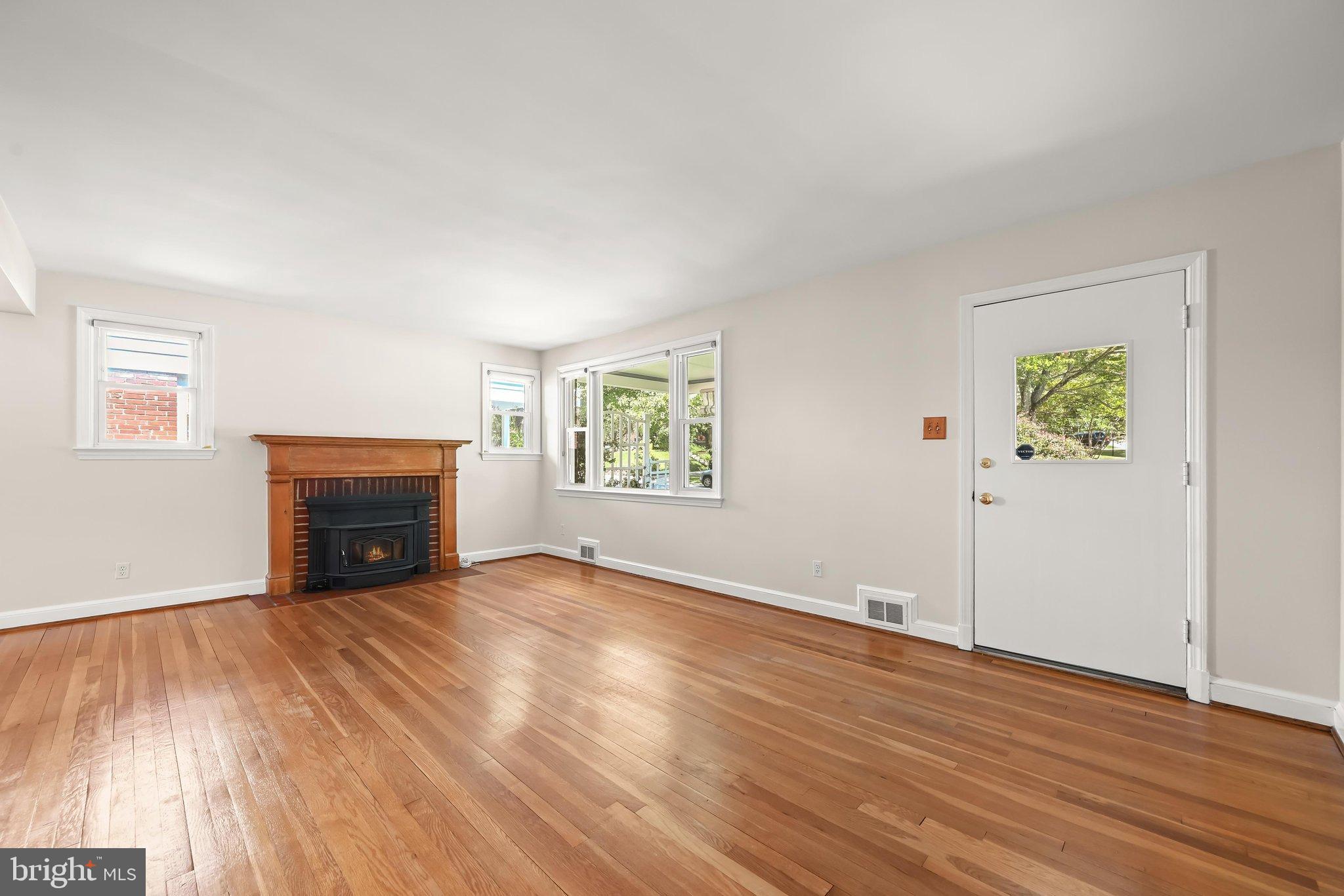 102 WHITMOOR TERRACE