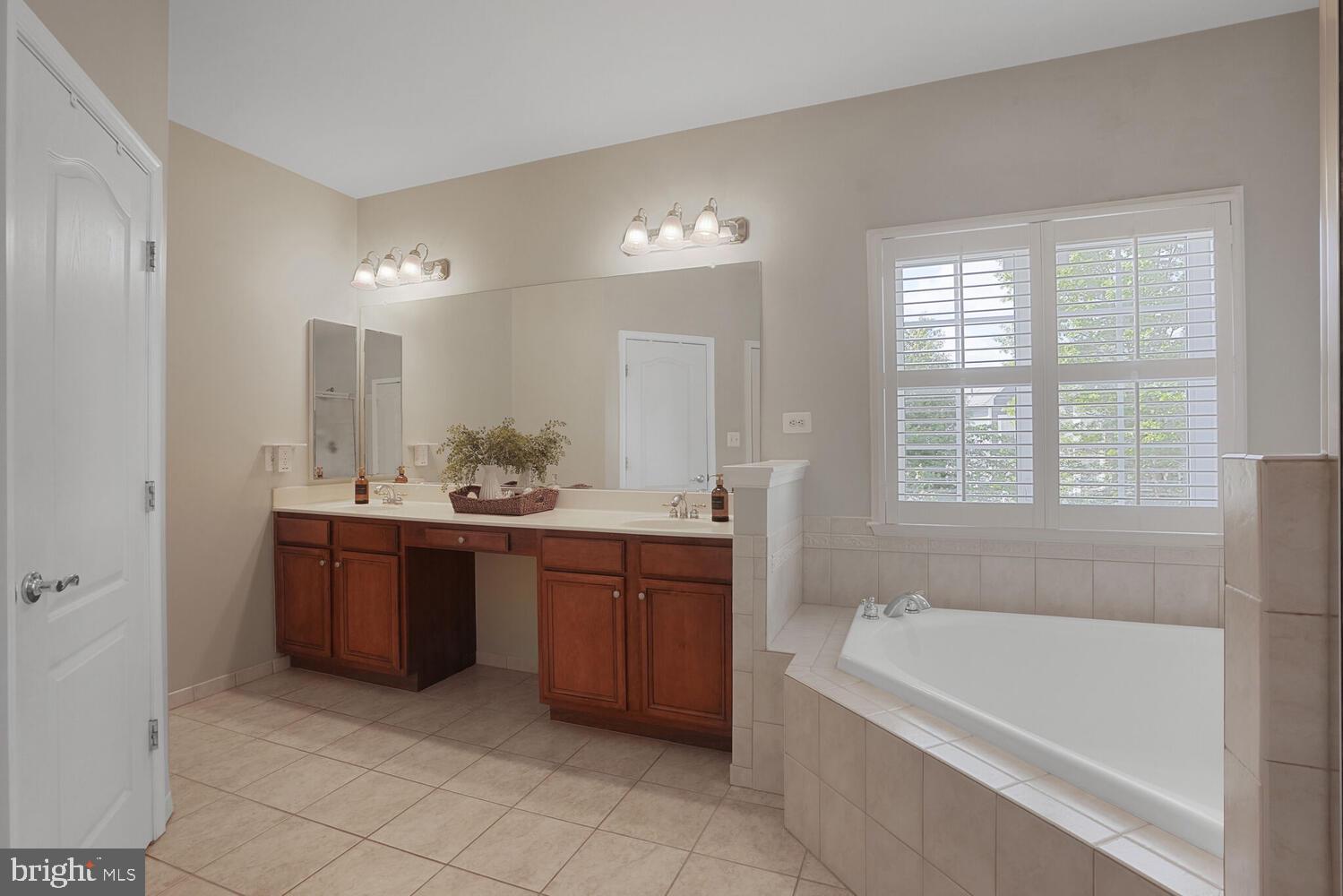 BROADLANDS - Residential