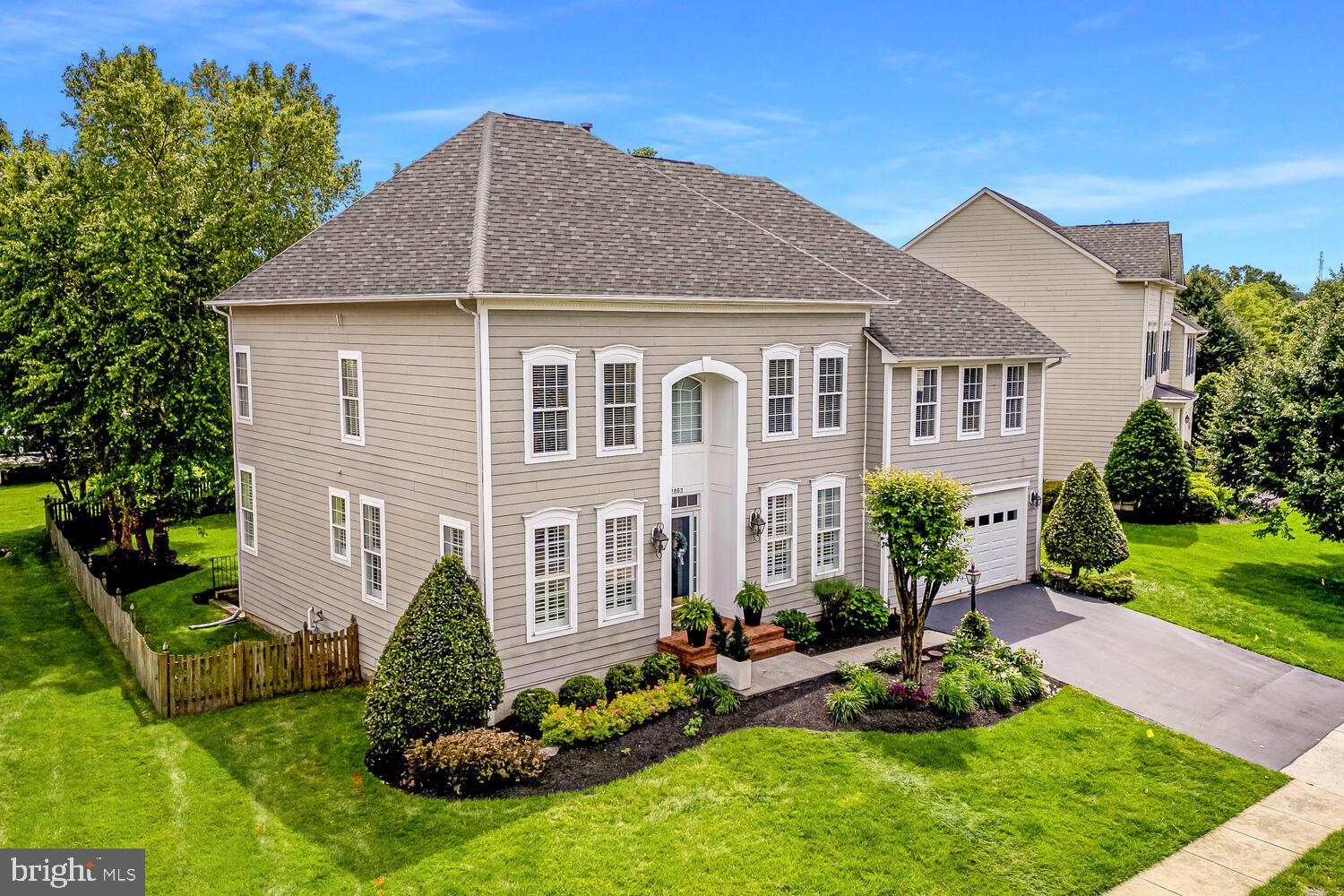 42863 GLYNDEBOURNE COURT