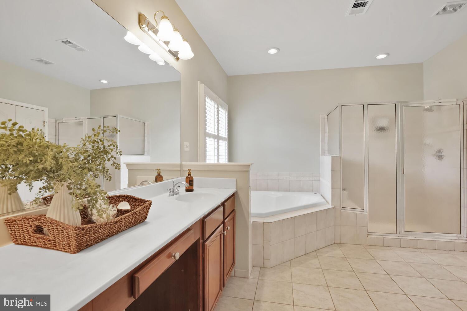 BROADLANDS - Residential