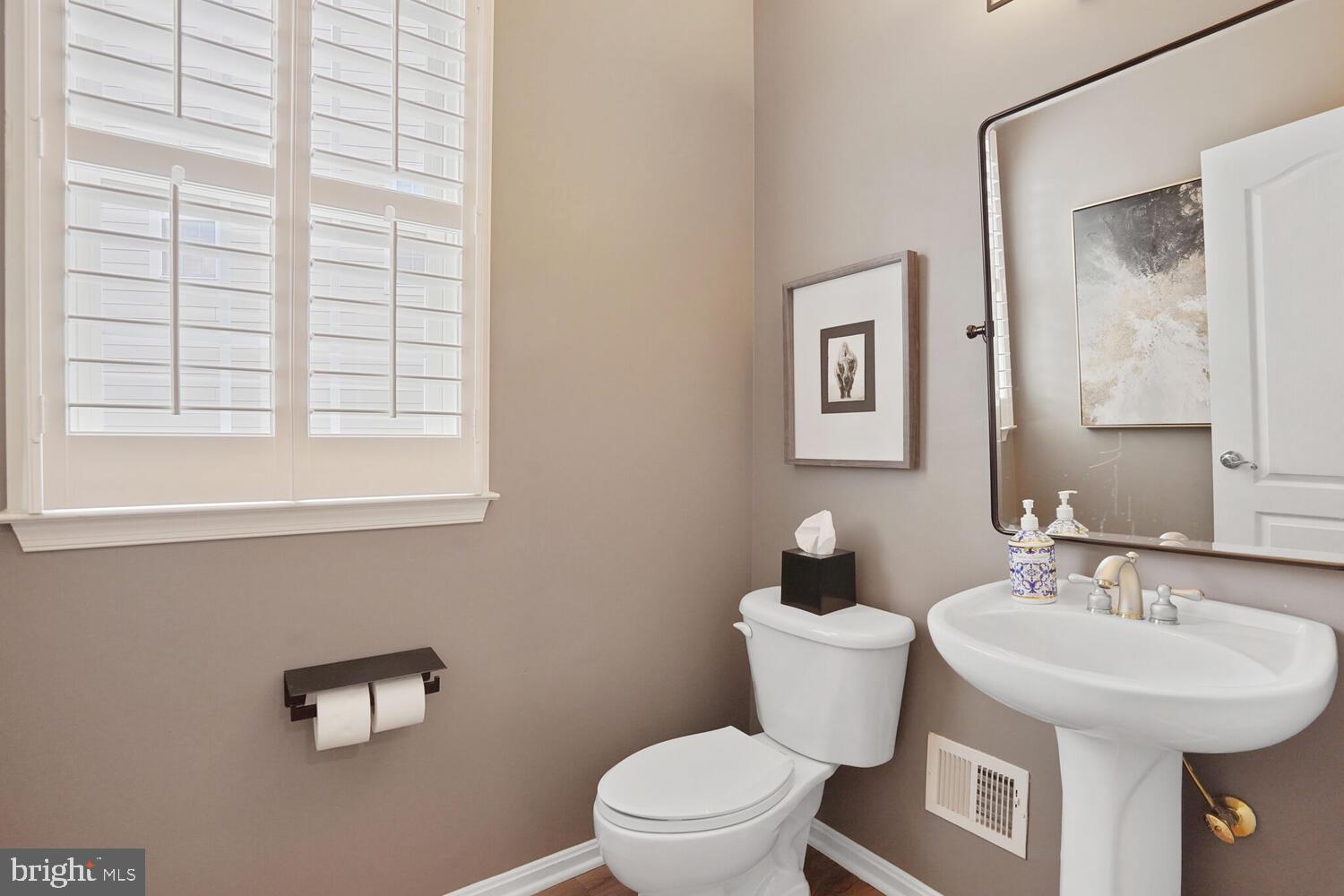 BROADLANDS - Residential