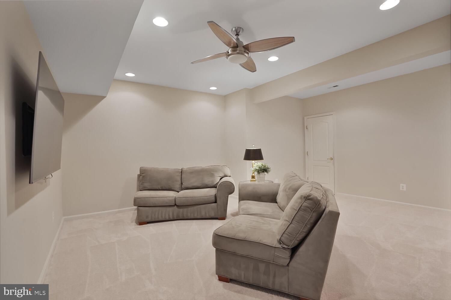 BROADLANDS - Residential